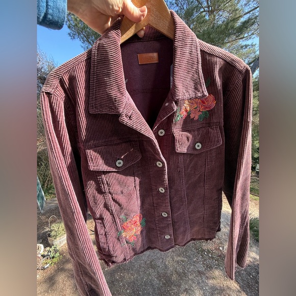 NWT jean JACKET denim -Colorful Floral Embroidery- fringe sleeve/hem S M - Picture 17 of 17